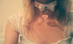 keeping-youasecret:  Got to wear my cute collar for a cutie! 