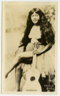 Hawaiian Hula Girls, circa 1930’s. Via Good Old Days.