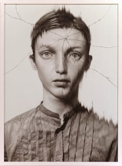 actegratuit:  the cracked portrait by taisuke mohri’ are a series of pencil drawings overlapped with a pane of cracked glass  previously 