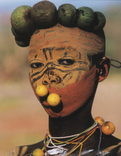 fotojournalismus:  Natural Fashion from Ethiopia’s Omo ValleyPhotographs by Hans Silvester