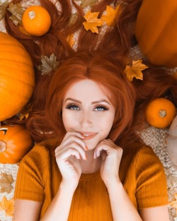 heavenlyredheads:  First day of Autumn, my favorite time of year.