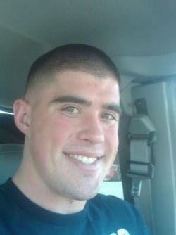 realstr8guys:  another beautiful military stud. 25 y/o. Sadly these were the only pics he had. 