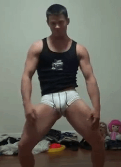 campusbeefcake:  sooooooo hyponotizing. you can’t not reblog it. just give in to it. click reblog.