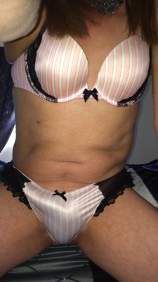 satinslutboy:My favourite VS bra and panty set