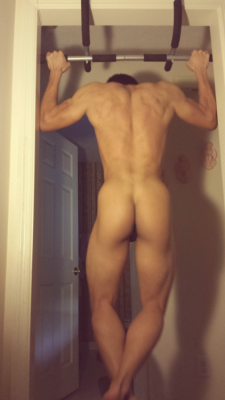 drugstextsex:  Ima work out naked just cuz this pic 