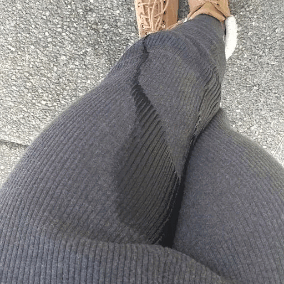 omomeup:  Making long, pissy wet stains in my dressy leggings whilst facing my neighbor’s house is fun 