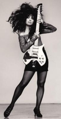 Susannah Hoffs, the rock world’s doppelgänger of Veronica Zemanova. Wait - have they ever been in the same room?!Mind blown!