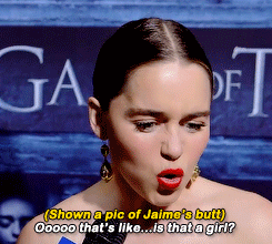rubyredwisp:   Emilia Clarke plays Game of Butts Bonus: 