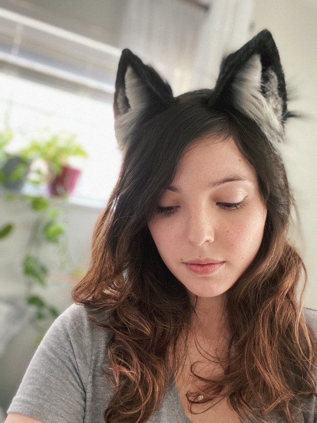 amaranthine-kitten:What am I gonna do when I dye my hair and my ears no longer match me??
