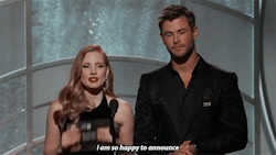 jessica-chastaln: Jessica Chastain and Chris Hemsworth present award to Best Actress in a motion picture, musical, or comedy.