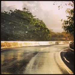 Walkthrough. #morning #sunrise #daily #street #Santurce #rain