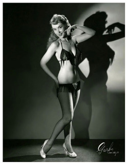 Roxanne     (aka. Jean Smyle)  She would later become more famous using the name: Venus The Body.. But in the early 1950&rsquo;s, her promo photos still featured her as a blonde dancer named: Roxanne..