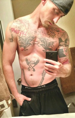 brainjock:  Daper gentleman by day…..tatted thug chasing pussy by night. His ink game is exquisite!   ❤️❤️❤️❤️❤️❤️