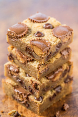 sweetoothgirl:    PEANUT BUTTER CUP PEANUT BUTTER BARS    