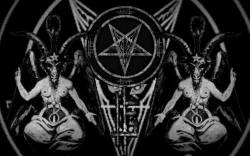 deemonseedworship:  Blasphemous son in my veins into the magick circle, with the book of eternal oath I created the face of the Goat. Belial, give me the Power to Rise. 