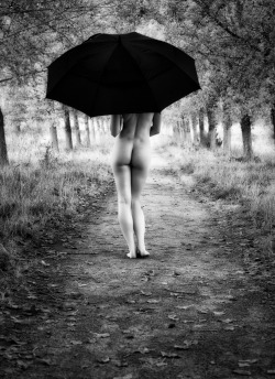 nudepageant:  Under my umbrella