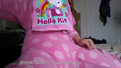 littlefantasyworld:  My jammies hardly fit over my super duper thick diappies!