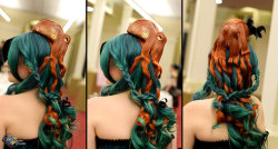 countesskitsch:  theremina:  apolonisaphrodisia:  Octopus Hairpiece by deeed  Ohhhh! Oh. This is everything.  This is actually made from some Arda wigs! They’re lovely! 