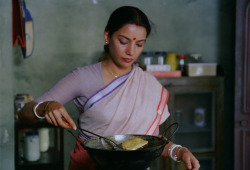 pyotra:aaj ki chai is from this scene in tapan sinha’s ek doctor ki maut (1990). shabana azmi’s understated but poignant performance as seema, the wife of a brilliant doctor whose single obsession with his research brings selfishness and callousness