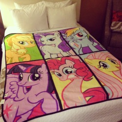 pony-fuhrer-bradley:  tsitra360:  &gt;_&gt;…..&lt;_&lt;…….^_^ (it’s a towel, not a bed sheet)  lol pinkie always the weird one  Oh wow, i love it!