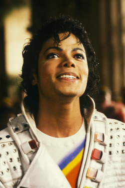 marsjackson:  &ldquo;We listen, we watch, we learn. We open our hearts and we open our minds.&rdquo;  Michael Jackson 