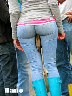 thatassinthosejeans:   To see more asses in jeans follow http://thatassinthosejeans.tumblr.com To submit a picture of your own ass in those jeans (highly encouraged) http://thatassinthosejeans.tumblr.com/submit 