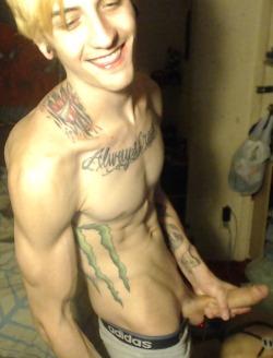 smile300:  boisbonersncum: It’s always good to see Dalton’s smiling face and enormous beautiful cock!   ;)