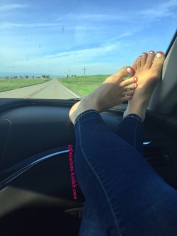 t00tsietoes:  You know what else summertime means? Feet on dash shots! 🕶☀️