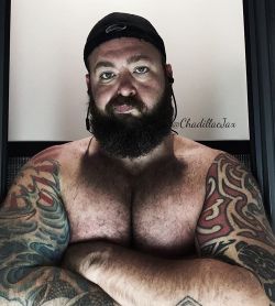 chadillacjax:  My not so amused face #gitrdone #beardlife #musclebear #gay #beardedgay #tattoo #tatted #single #moobs #hairymuscle #gains #exhausted  (at Planet Fitness)