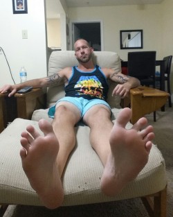 porkchop69yum:  Need some feet on my face today