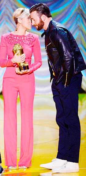 tsfrce:   jaimelannisther:  Scarlett Johansson and Chris Evans at MTV Movie Awards 2015  Scarlett looked STUNNING!!! And so did our Chris, of course :) 
