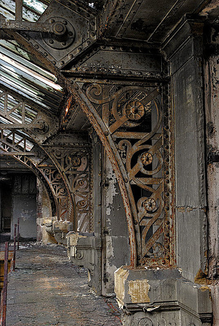 steampunktendencies:  Abandoned Atrium 