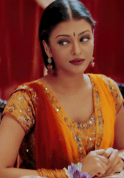 crazybollywood:  Aishwarya Rai as Nandini bollywood costume looks : Aishwarya Rai ,   Hum dil de chuke sanam  