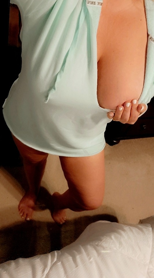 easilyentertained:      Love my &lsquo;work-from-home&rsquo;            lounge wear attire!