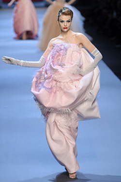 velvetrunway:  Christian Dior haute couture