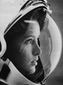cruello:  Astronaut Anna Fisher John Bryson 