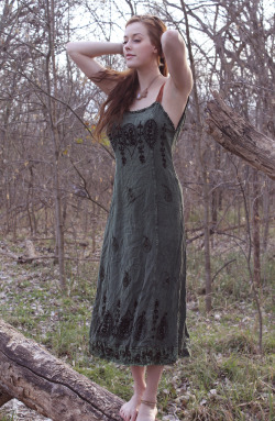 goddess-of-moss:  editing oldies cause tis almost fall and i miss that dress! 