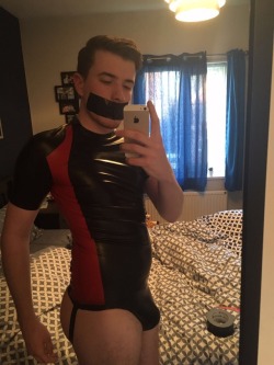 mouthshuts:  theromancaptain:  This place needs more gagged selfies  More tape gag, pls!