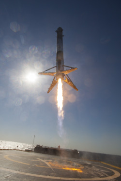 rocketumbl:  SpaceX  CRS-8 first stage landing 