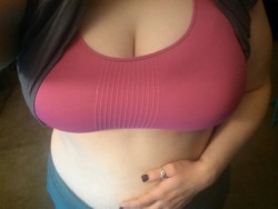 nikkis-double-ds:  Big boob problems: I have to wear a sports bra over my sports bra when I exercise to keep them contained. Or at least try to 😕  Wow&hellip; Try nt wearin any&hellip;Let gravity tk d calll,.N c gravity being defied😜😜😈