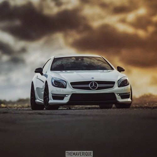 drivingbenzes:  Mercedes-Benz SL 63 AMG (Instagram @themaverique)