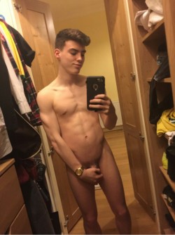 danielkim96:  #irish #naked #sexy #cock 