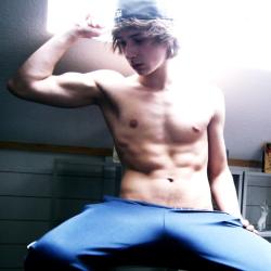 Andrej Oblina | https://www.facebook.com/andrej.OBLINA |  Instagram: @supercutedude | #twink #shirtless