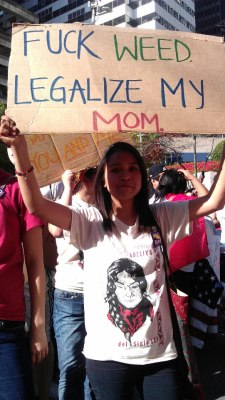 quecaigaelsistema:  LITERALLY HOW I FELT ABOUT EVERY ASSHOLE WHITE PERSON WHO CAME WITH LEGALIZE WEED SIGNS AT MAY DAY TODAY IN LOS ANGELES.   Huh??? Did I miss something?