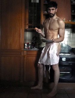 bahamvt:  this is how i cook when my parents are out of town. problem?  Are you for real?