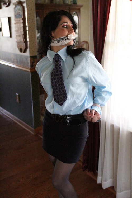 nowheretohide14:Business girls in ties. I never get tired of these sets.