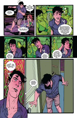 coelasquid:  spookoofins:  freakyguts:  iamdissonance:  globegander:  That one time Slade thought Clark Kent was Bruce Wayne and slipped him a Neurotoxin Mickey only to get his ass kicked anyway. This comic is great! [Superman: American Alien #3]  Best.