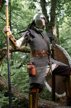 Another Roman shoot. I finally finished my bracers and my greaves, and they worked well!