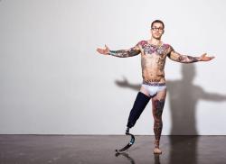mustlovemen:  Alex Minsky Afghanistan veteran 24-year-old , Alex Minsky. Alex lost his leg when his truck rolled over an improvised explosive device. Alex journey back to life wasn’t easy. He has overcome some difficult times and come out on top. Now