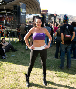 Oct 2014KnotfestFor the yoga pants lovers.